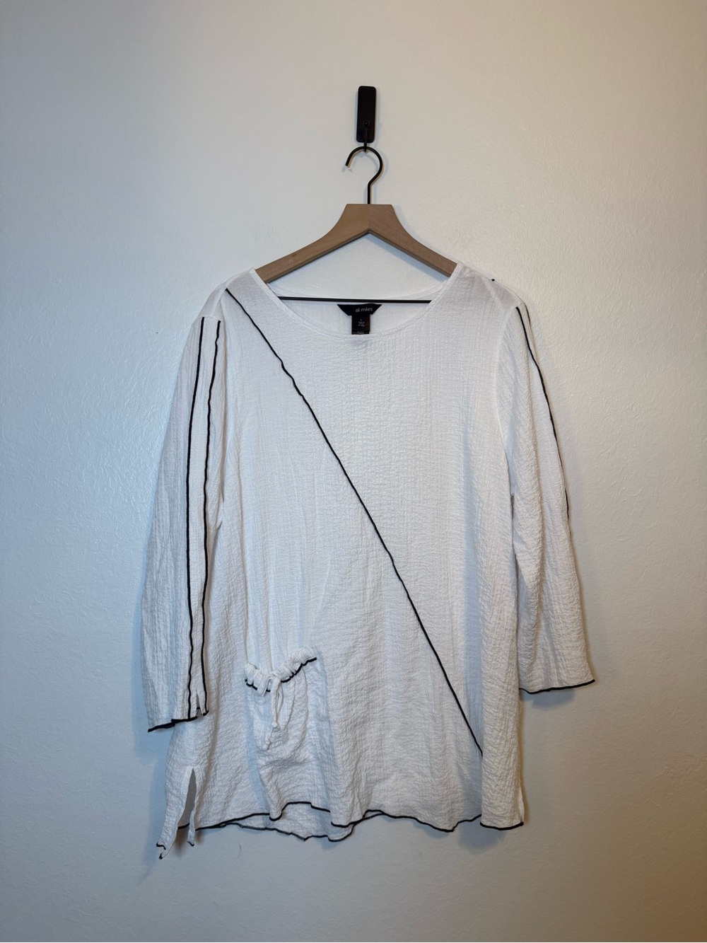 Ali Miles textured contrast stitching tunic top